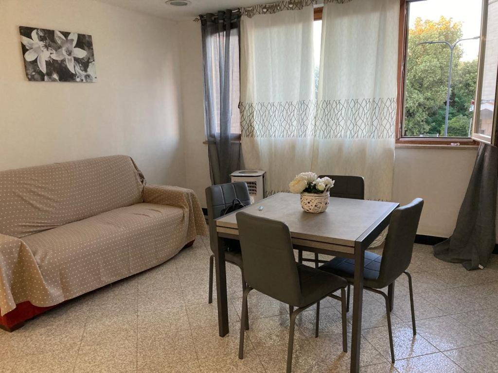 Appartamento Sulla Piazza 90 M Dal Mare Anzio Exteriör bild