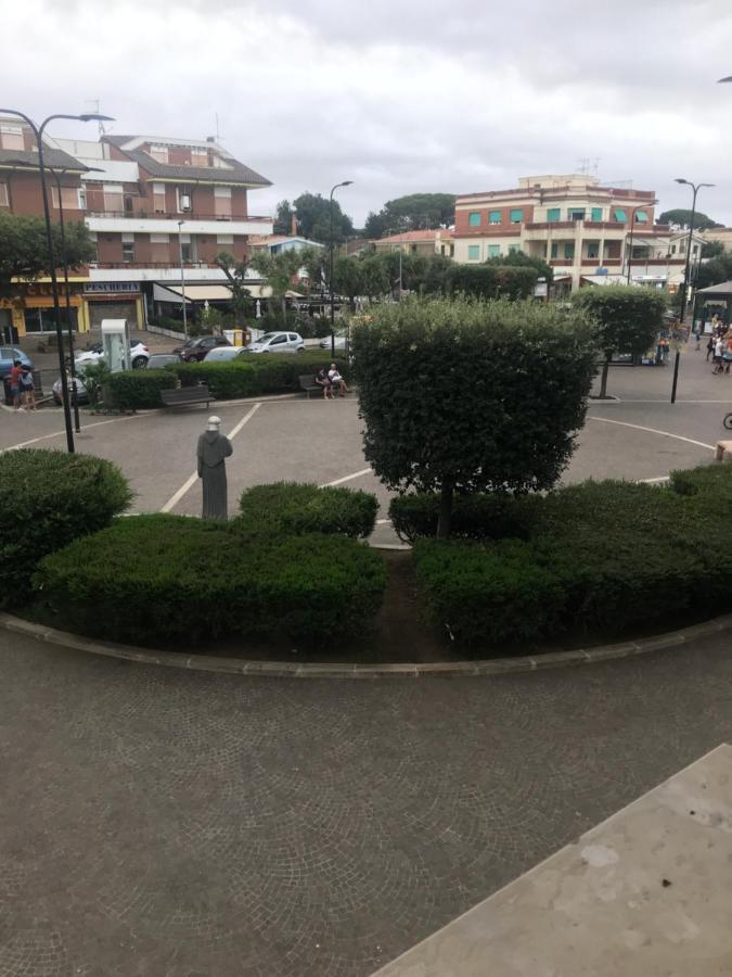 Appartamento Sulla Piazza 90 M Dal Mare Anzio Exteriör bild